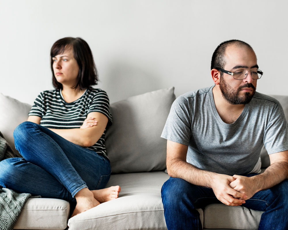 Diazigia Endooikogeneiaki Bia Koronoios 1