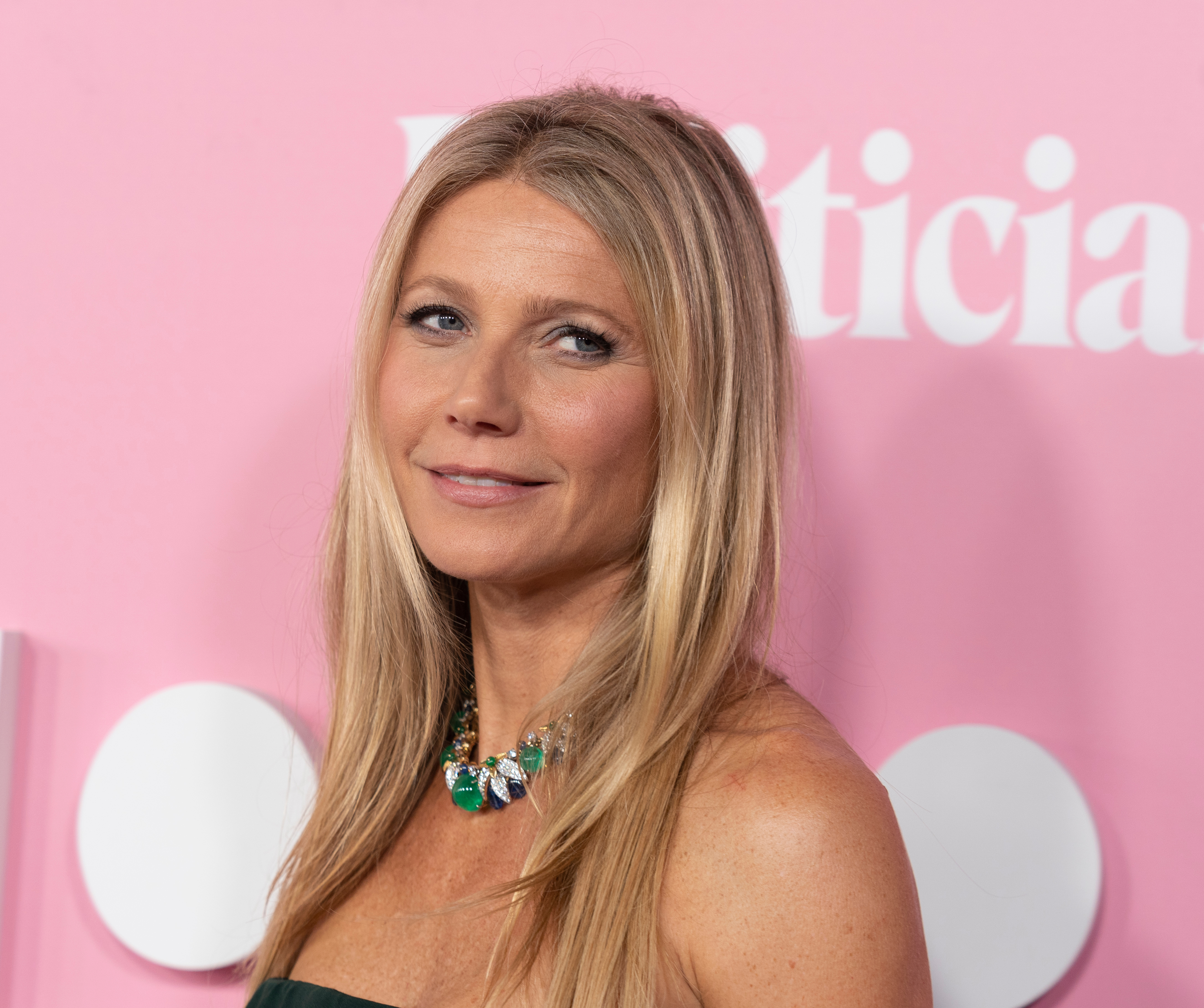 Gwyneth Paltrow Deyteri Eikairia Ston Erota Main 2
