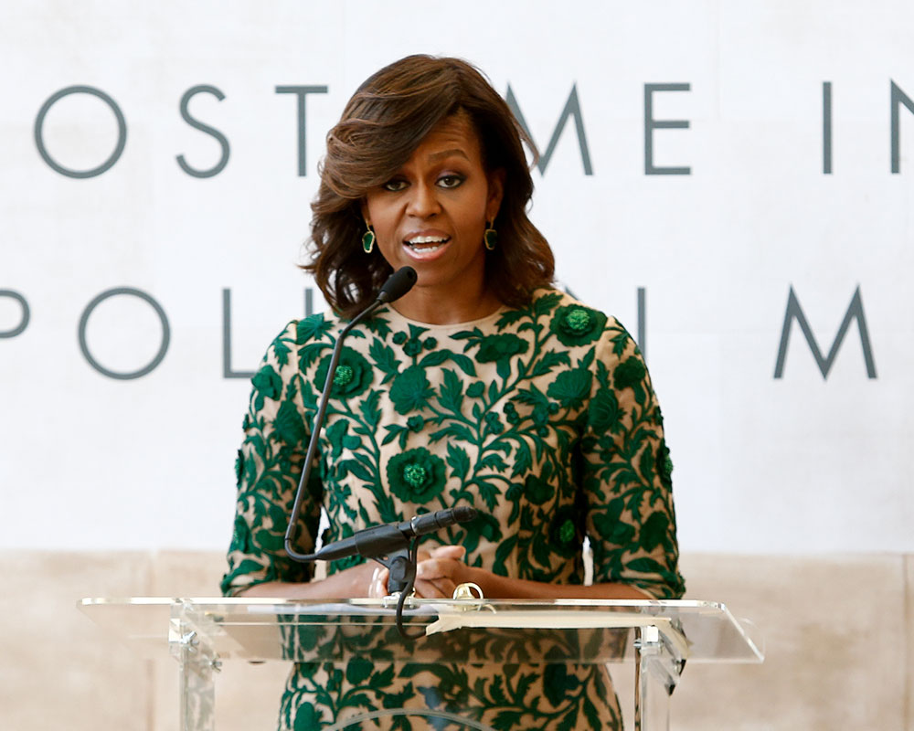 Michelle Obama Diabazei Paramythia Sta Paidia